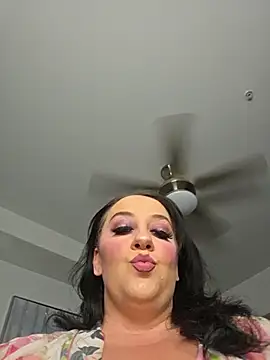 Snapshot of CreamVixen chatting on June 12, 8:08 pm CreamVixen online show from June 12, 8:08 pm