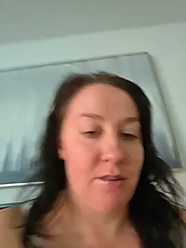 Snapshot of CreamVixen chatting on June 22, 3:09 pm CreamVixen online show from June 22, 3:09 pm