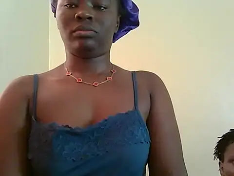 Snapshot of roziebeauty chatting on July 9, 1:04 pm roziebeauty online show from July 9, 1:04 pm