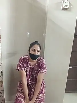 Snapshot of sakshi_moni chatting on July 6, 4:20 pm sakshi moni online show from July 6, 4:20 pm