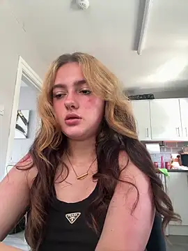 naughtygirl6989 online show from May 26, 10:44 am