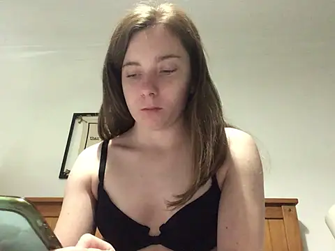 Snapshot of Maisie_01 chatting on June 10, 8:46 am Maisie 01 online show from June 10, 8:46 am