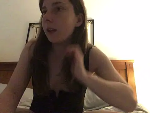 Snapshot of Maisie_01 chatting on June 16, 7:38 pm Maisie 01 online show from June 16, 7:38 pm