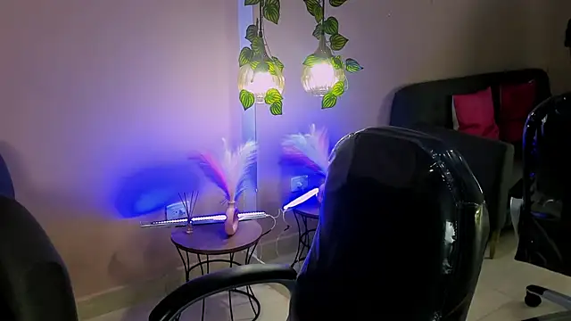 Snapshot of Tahraa_ chatting on June 1, 7:59 pm Tahraa online show from June 1, 7:59 pm