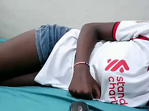 Snapshot of petite_lovy chatting on July 22, 9:45 am petite lovy online show from July 22, 9:45 am