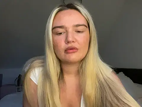 Snapshot of Annaox chatting on May 31, 7:15 pm Annaox online show from May 31, 7:15 pm