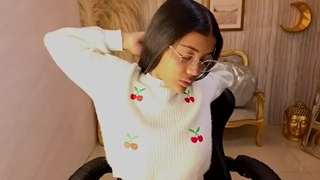 valentina gomez s online show from July 14, 12:33 pm