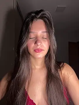 Snapshot of julhya_duarte chatting on May 28, 4:15 pm julhya duarte online show from May 28, 4:15 pm