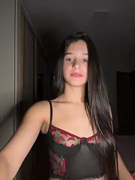 Snapshot of julhya_duarte chatting on May 31, 9:27 am julhya duarte online show from May 31, 9:27 am