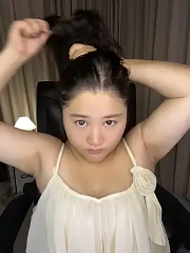 Luckysisi-s online show from June 2, 3:03 pm