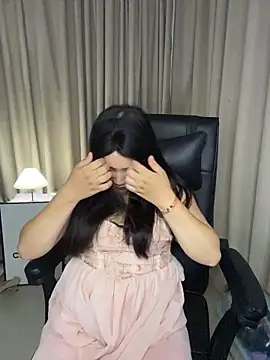 Luckysisi-s online show from June 4, 12:11 pm