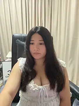 Luckysisi-s online show from June 5, 1:39 pm