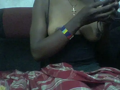 Snapshot of sexydiva333 chatting on July 16, 8:37 pm sexydiva333 online show from July 16, 8:37 pm