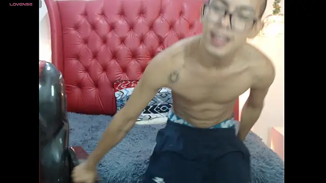 Snapshot of maximiliano_hotdevil chatting on June 1, 12:40 pm maximiliano hotdevil online show from June 1, 12:40 pm