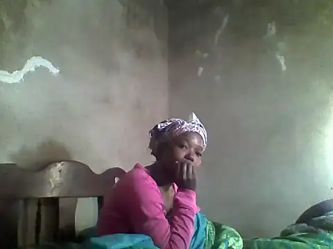 Snapshot of mommysmiley1234 chatting on June 6, 5:56 am mommysmiley1234 online show from June 6, 5:56 am