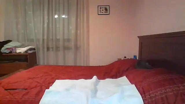 Snapshot of ItalianBigBoobs chatting on February 17, 7:20 pm ItalianBigBoobs online show from February 17, 7:20 pm