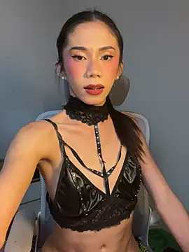 Snapshot of CassandraLovve chatting on June 24, 6:29 pm CassandraLovve online show from June 24, 6:29 pm