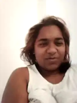 Snapshot of MiaReed667 chatting on May 28, 8:33 am MiaReed667 online show from May 28, 8:33 am