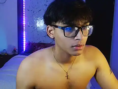 Snapshot of Mr_yisuzz chatting on June 1, 11:23 am Mr yisuzz online show from June 1, 11:23 am