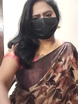 Snapshot of Meera_mia chatting on June 23, 7:45 pm Meera mia online show from June 23, 7:45 pm