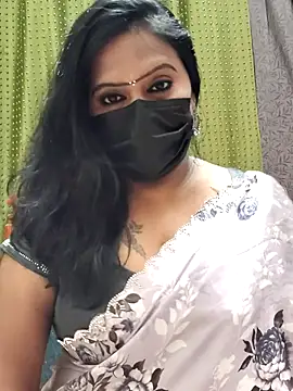Snapshot of Meera_mia chatting on July 9, 6:34 pm Meera mia online show from July 9, 6:34 pm