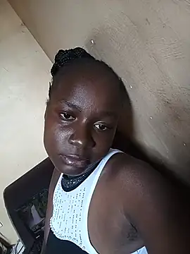 Snapshot of Ebonylouisa chatting on July 16, 7:47 am Ebonylouisa online show from July 16, 7:47 am