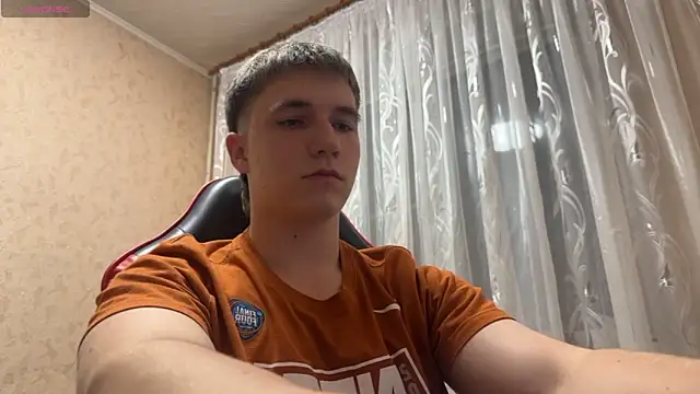 Snapshot of Goolden_Flaash chatting on June 11, 6:17 pm Goolden Flaash online show from June 11, 6:17 pm