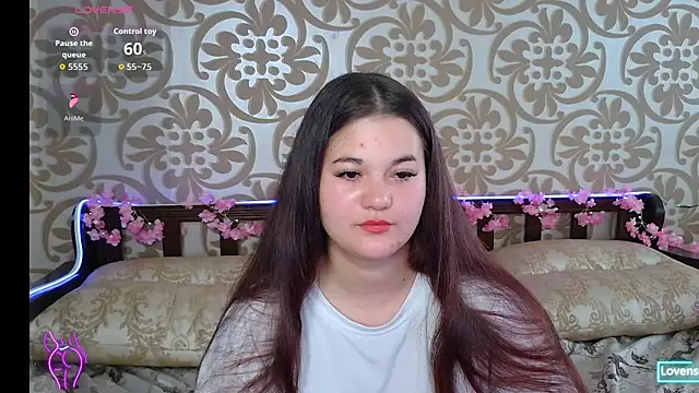 Snapshot of ElisesMuse chatting on July 2, 11:49 am ElisesMuse online show from July 2, 11:49 am
