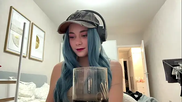 Snapshot of elfLiana chatting on May 31, 4:47 pm elfLiana online show from May 31, 4:47 pm