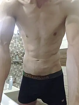 Snapshot of Nakedfanboy chatting on June 24, 2:05 pm Nakedfanboy online show from June 24, 2:05 pm