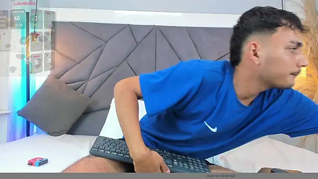 Snapshot of LiamBlake_ chatting on July 13, 6:22 pm LiamBlake online show from July 13, 6:22 pm