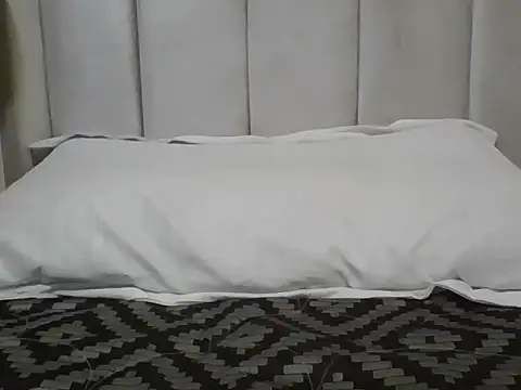 Snapshot of Hotbaddie1 chatting on June 2, 9:11 am Hotbaddie1 online show from June 2, 9:11 am