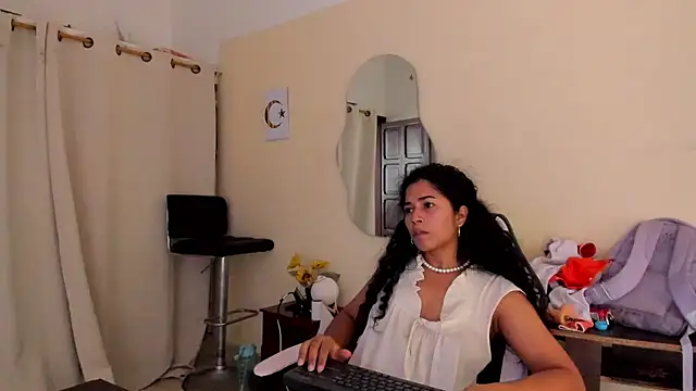 Nadia-Monroe online show from July 14, 9:42 pm