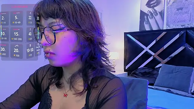 Snapshot of hannita_01 chatting on June 13, 11:52 am hannita 01 online show from June 13, 11:52 am