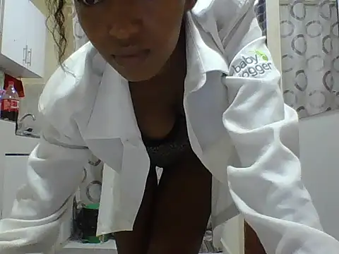 Snapshot of Miss_lavagirl chatting on June 27, 6:51 am Miss lavagirl online show from June 27, 6:51 am