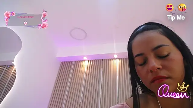 Snapshot of Malliah_Dupont chatting on May 29, 12:47 pm Malliah Dupont online show from May 29, 12:47 pm