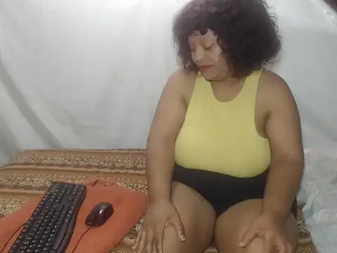 Snapshot of Pettycashx chatting on June 13, 12:25 pm Pettycashx online show from June 13, 12:25 pm
