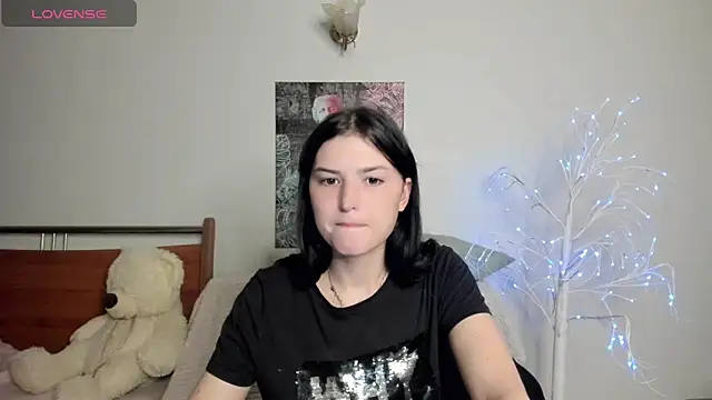 Kira Devi online show from May 27, 7:11 pm