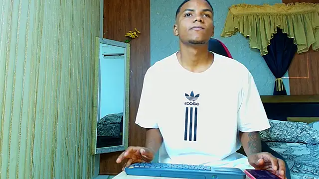Snapshot of artur_collins_ chatting on May 27, 9:12 pm artur collins online show from May 27, 9:12 pm