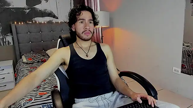 Snapshot of theo_riviera chatting on June 16, 1:47 pm theo riviera online show from June 16, 1:47 pm