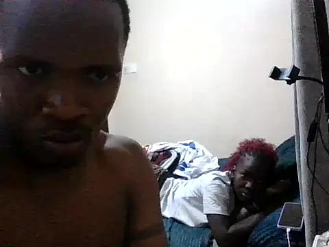 Snapshot of tinyy-bee chatting on June 1, 12:18 pm tinyy-bee online show from June 1, 12:18 pm