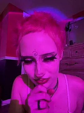 Snapshot of whimsicallylusty chatting on May 28, 7:33 pm whimsicallylusty online show from May 28, 7:33 pm