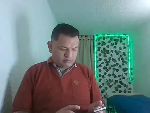 Snapshot of Alessandro-luxe chatting on June 7, 12:48 am Alessandro-luxe online show from June 7, 12:48 am