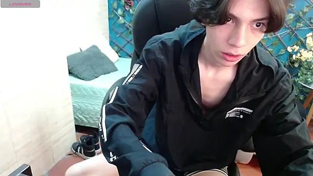 Julesx15 online show from June 1, 12:18 pm