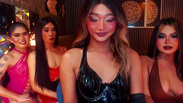 Snapshot of selena_lust chatting on July 4, 2:34 pm selena lust online show from July 4, 2:34 pm