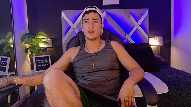 Snapshot of Alex-Rodriguezz chatting on June 8, 11:54 am Alex-Rodriguezz online show from June 8, 11:54 am