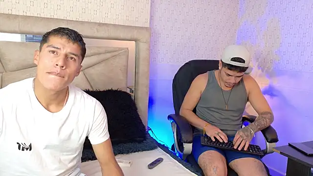 Snapshot of Alex-Rodriguezz chatting on July 1, 12:40 pm Alex-Rodriguezz online show from July 1, 12:40 pm