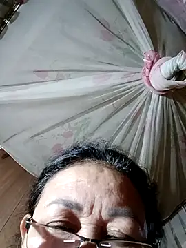 Snapshot of Orio-baby chatting on May 30, 10:45 am Orio-baby online show from May 30, 10:45 am