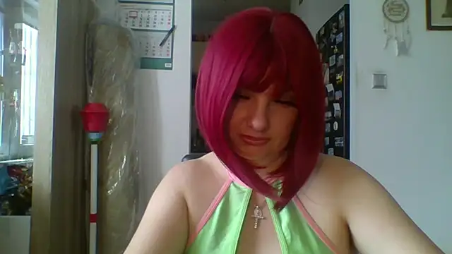 Snapshot of MeganFlirt chatting on July 8, 9:25 am MeganFlirt online show from July 8, 9:25 am