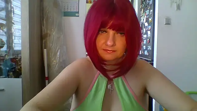 Snapshot of MeganFlirt chatting on July 14, 10:32 am MeganFlirt online show from July 14, 10:32 am